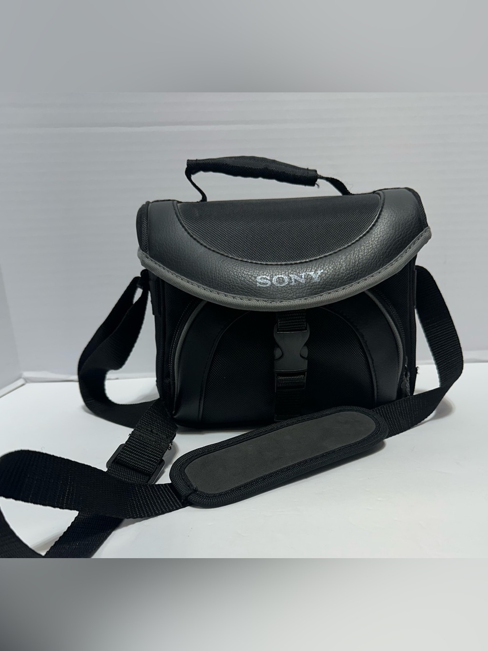 SONY Camera Bag LCS-X20 Black  Padded Adjustable Shoulder Strap